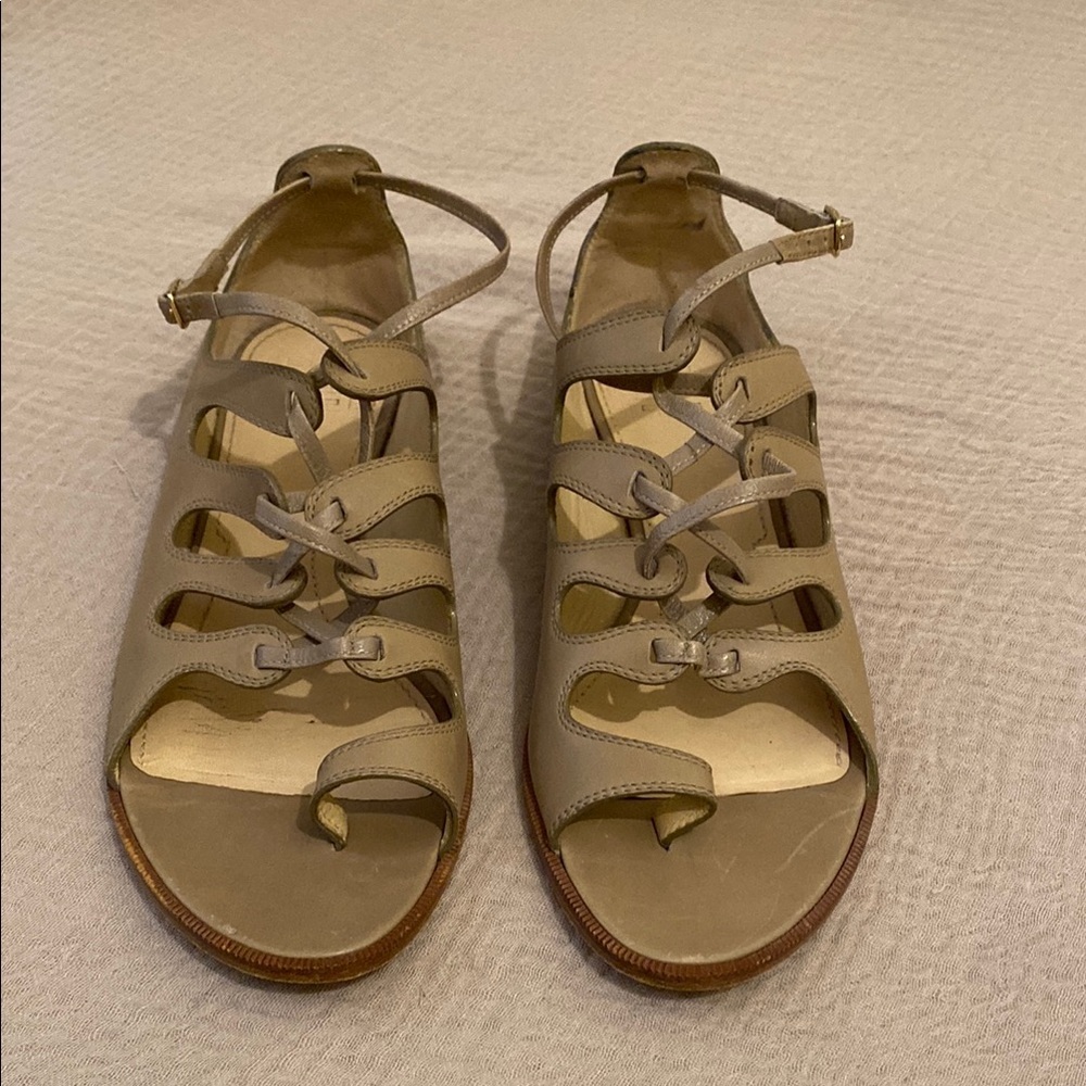 GIVENCHY Made in Italy Elegant Tan Women's Sandals. Size 39 - Picture 2 of 7